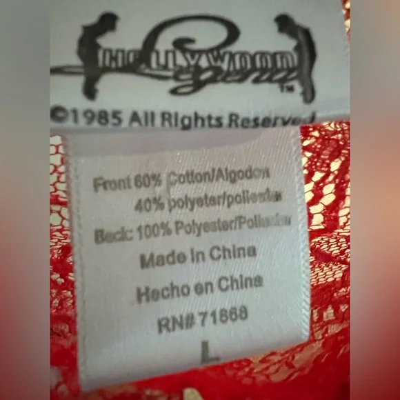 Hollywood Legend Marilyn Monroe red graphic women’s top solid front lace back Lg - Picture 3 of 8